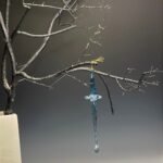 Twisted ornament with blue dot band 0355